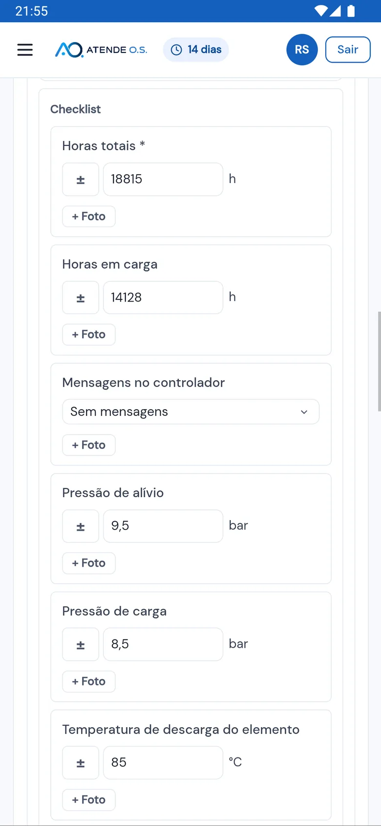 Checklist da preventiva mensal do compressor parafuso no app do técnico: 18815 horas totais, 14128 em carga, Sem mensagens no controlador, alívio a 9,5 bar, carga a 8,5 bar e descarga do elemento a 85 °C