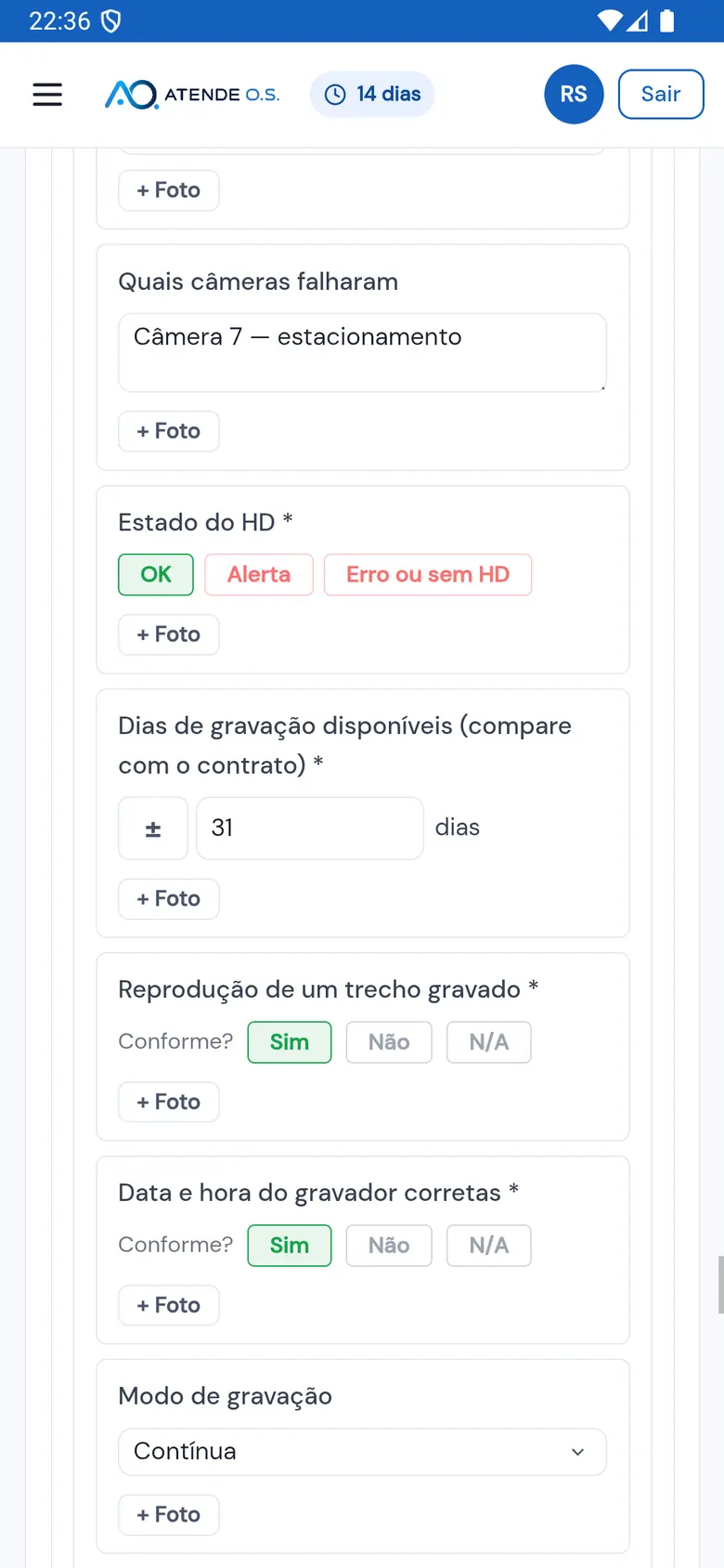 Checklist CFTV — preventiva no app do técnico, na OS da visita mensal ao mercado: câmera 7 — estacionamento em Quais câmeras falharam e, abaixo, estado do HD OK, 31 dias de gravação disponíveis, reprodução de um trecho gravado e data e hora do gravador corretas, os quatro conformes, e modo de gravação Contínua (dados fictícios)